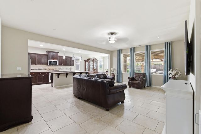 3546 Saginaw Avenue, Clovis, CA 93619