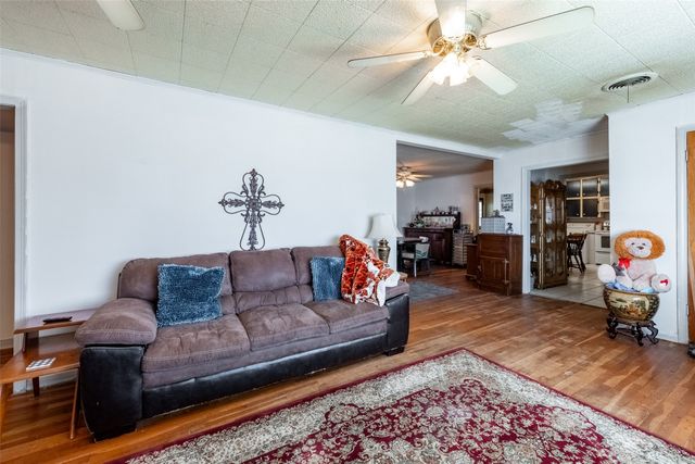 748 S Rusk Street, De Leon, TX 76444