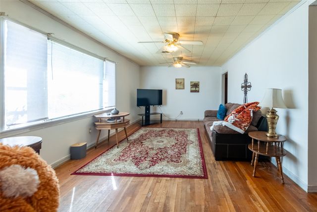 748 S Rusk Street, De Leon, TX 76444