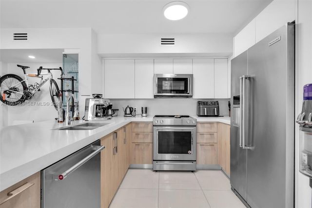 1155 Brickell Bay Dr 303, Miami, FL 33131