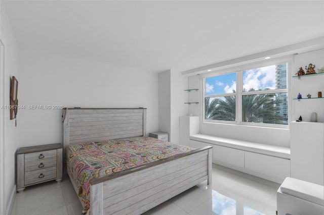 1155 Brickell Bay Dr 303, Miami, FL 33131