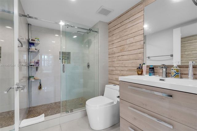 1155 Brickell Bay Dr 303, Miami, FL 33131