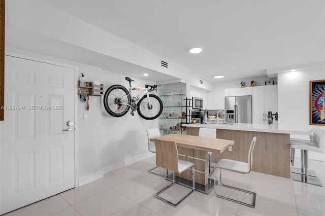 1155 Brickell Bay Dr 303, Miami, FL 33131