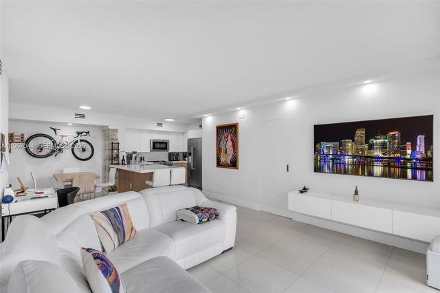 1155 Brickell Bay Dr 303, Miami, FL 33131