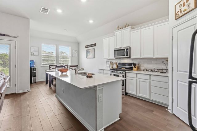 11005 Mustang Trail, Aubrey, TX 76227