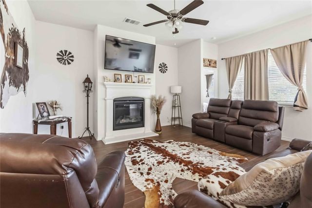 11005 Mustang Trail, Aubrey, TX 76227