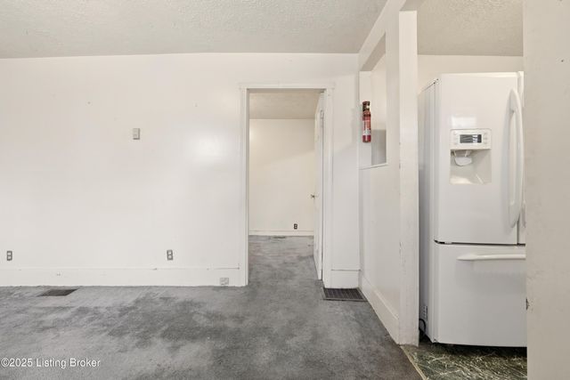 1038 Sylvia St, Louisville, KY 40217