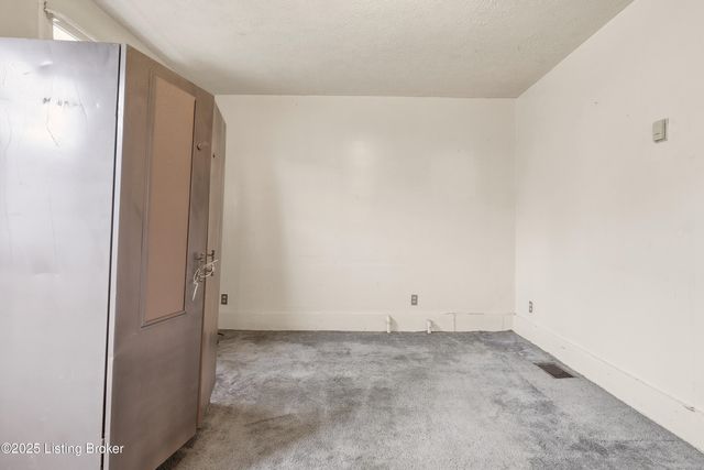 1038 Sylvia St, Louisville, KY 40217