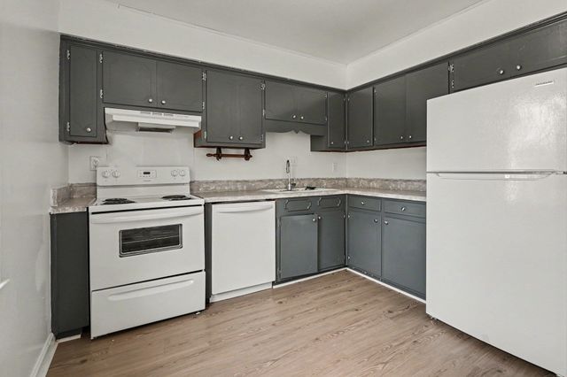 1446 Dover Road, Spartanburg, SC 29301