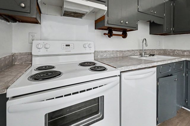 1446 Dover Road, Spartanburg, SC 29301