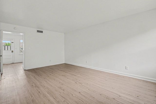 1446 Dover Road, Spartanburg, SC 29301