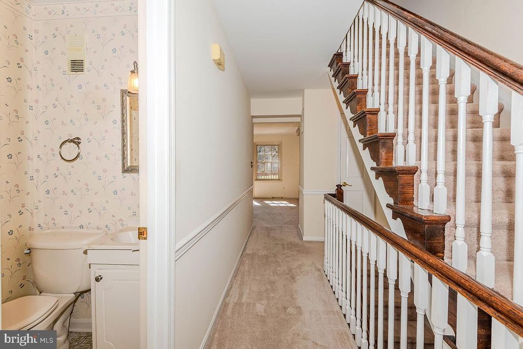 Image 8 of property listing at 1467 EAGLE CT, Arnold, MD 21012