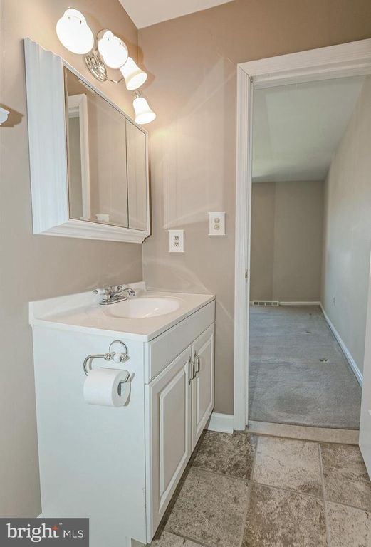 Image 9 of property listing at 1467 EAGLE CT, Arnold, MD 21012
