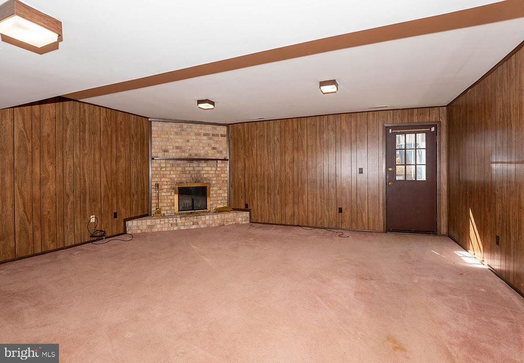 Image 15 of property listing at 1467 EAGLE CT, Arnold, MD 21012