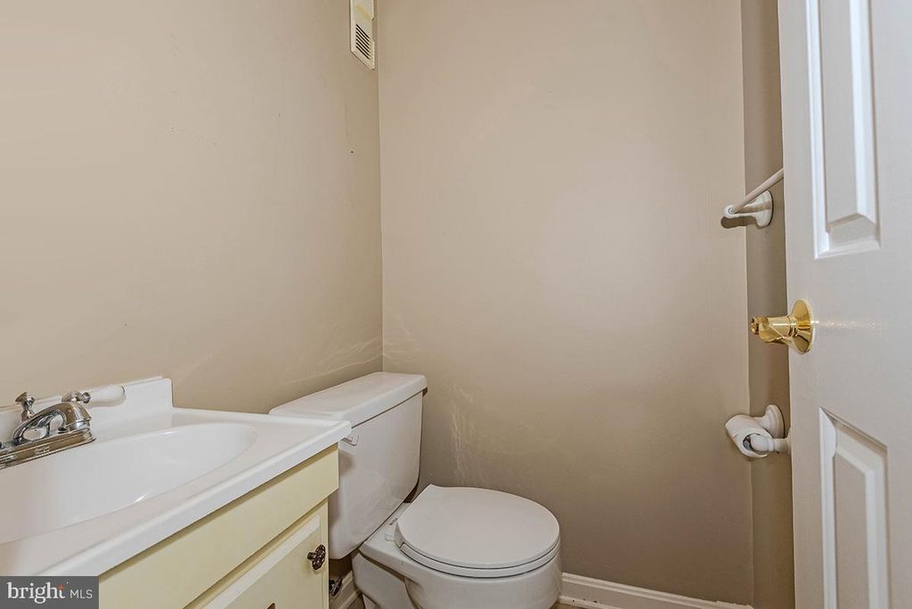 Image 18 of property listing at 1467 EAGLE CT, Arnold, MD 21012