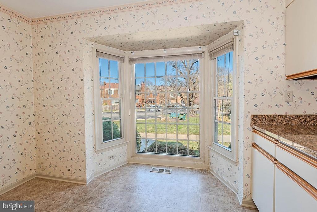Image 5 of property listing at 1467 EAGLE CT, Arnold, MD 21012