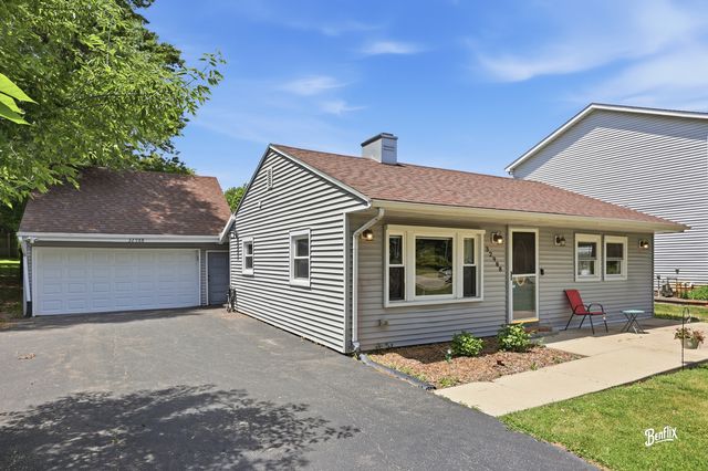 32988 N Meadow Road, Grayslake, IL 60030