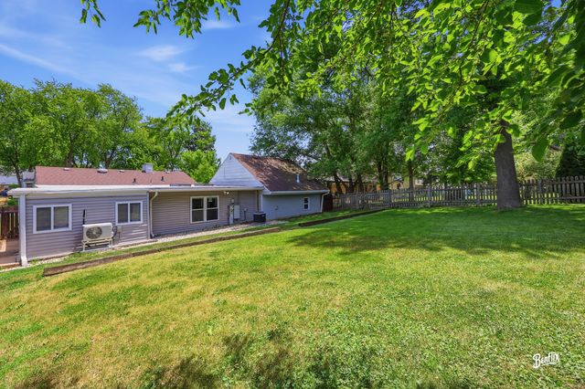 32988 N Meadow Road, Grayslake, IL 60030