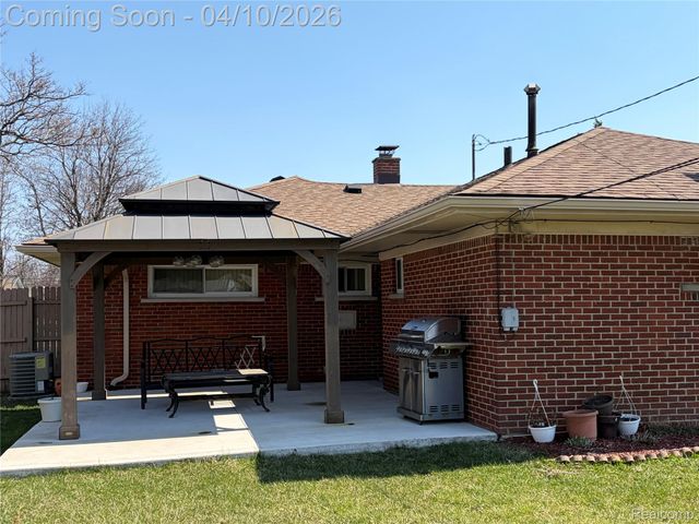 29517 Eastfield Street, Farmington Hills, MI 48334