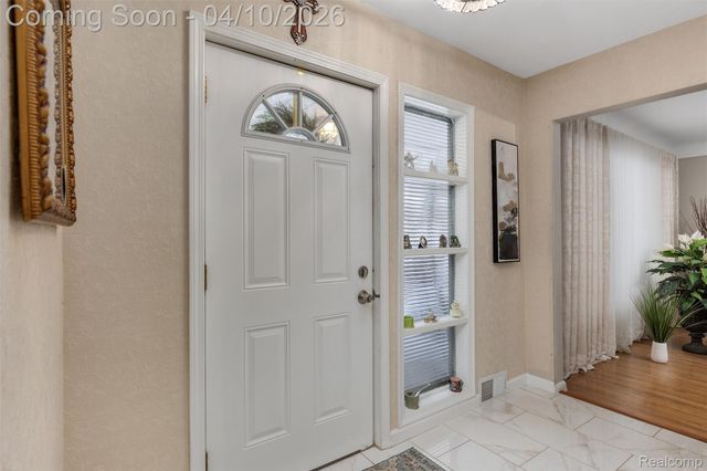 29517 Eastfield Street, Farmington Hills, MI 48334