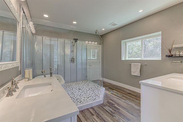 119 Miller Creek BLF, Briggs, TX 78608