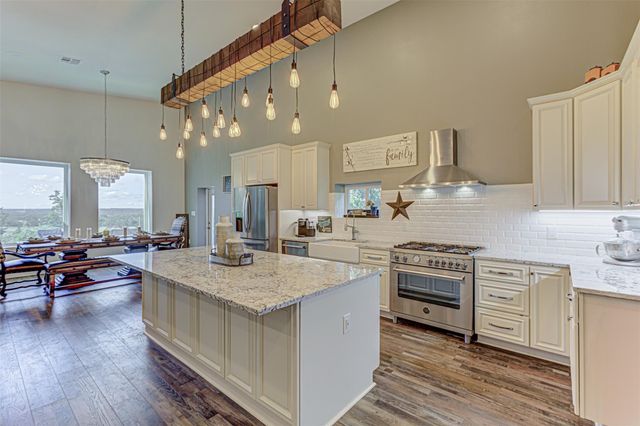 119 Miller Creek BLF, Briggs, TX 78608
