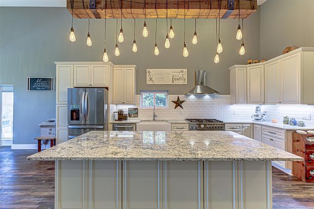 119 Miller Creek BLF, Briggs, TX 78608