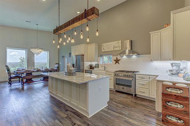 119 Miller Creek BLF, Briggs, TX 78608