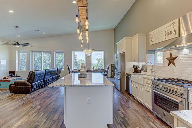 119 Miller Creek BLF, Briggs, TX 78608