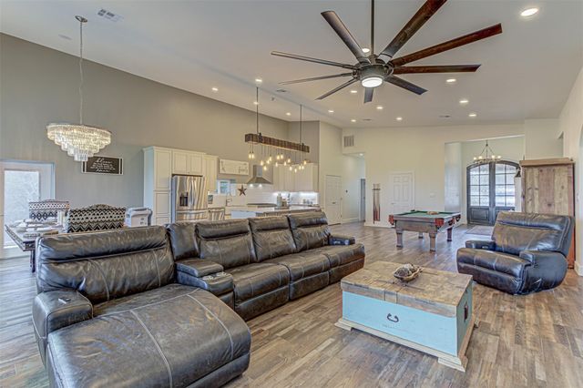 119 Miller Creek BLF, Briggs, TX 78608