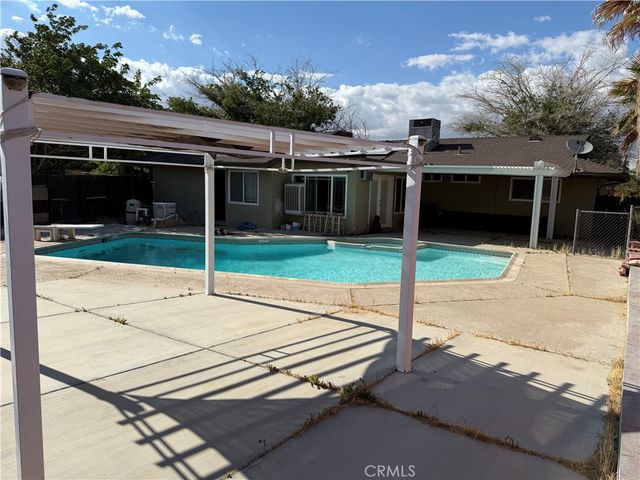 16037 Arroyo, Victorville, CA 92395