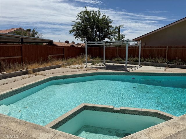 16037 Arroyo, Victorville, CA 92395