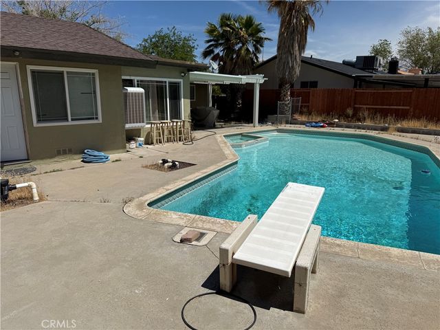 16037 Arroyo, Victorville, CA 92395