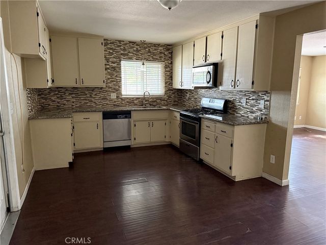 16037 Arroyo, Victorville, CA 92395