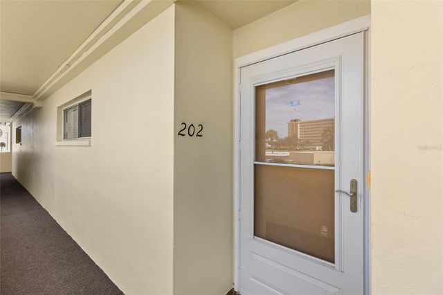 4775 COVE CIRCLE 202, St Petersburg, FL 33708
