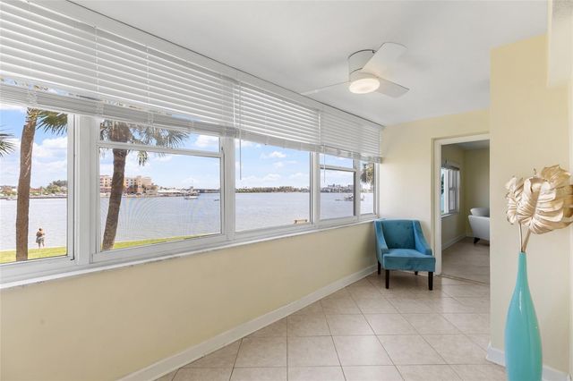 4775 COVE CIRCLE 202, St Petersburg, FL 33708