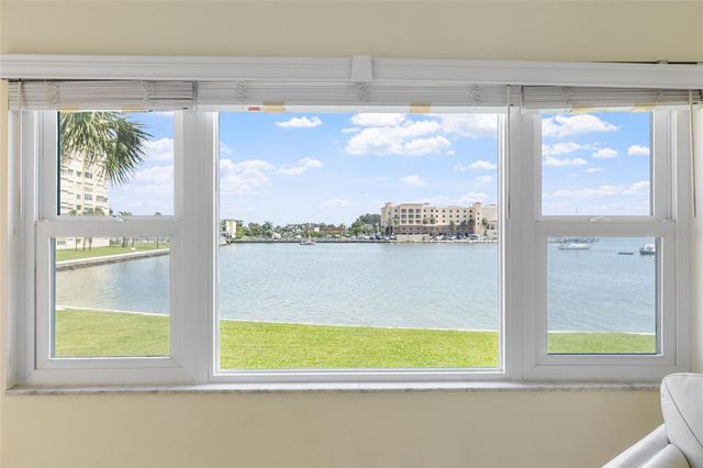 4775 COVE CIRCLE 202, St Petersburg, FL 33708