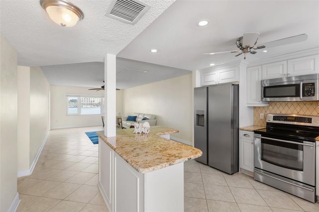 4775 COVE CIRCLE 202, St Petersburg, FL 33708
