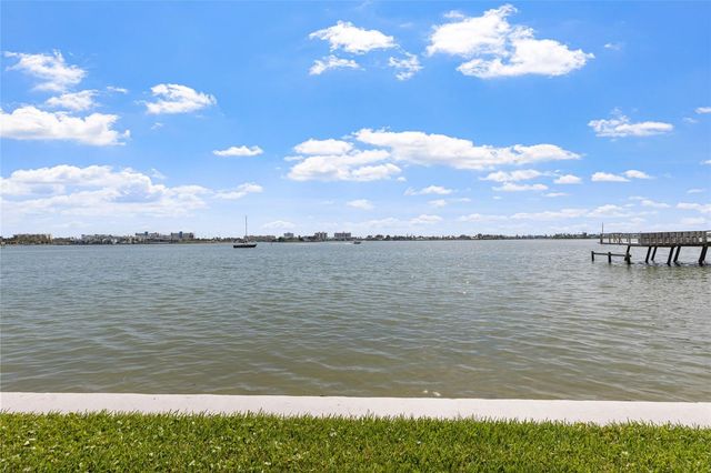 4775 COVE CIRCLE 202, St Petersburg, FL 33708