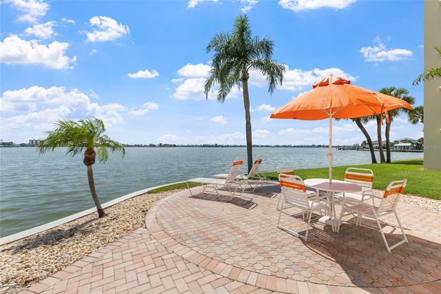 4775 COVE CIRCLE 202, St Petersburg, FL 33708