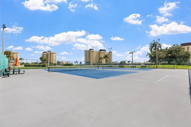 4775 COVE CIRCLE 202, St Petersburg, FL 33708