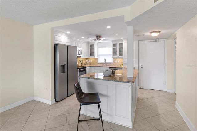 4775 COVE CIRCLE 202, St Petersburg, FL 33708