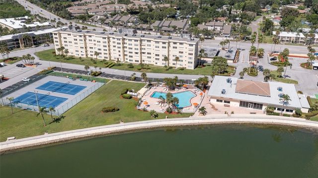4775 COVE CIRCLE 202, St Petersburg, FL 33708