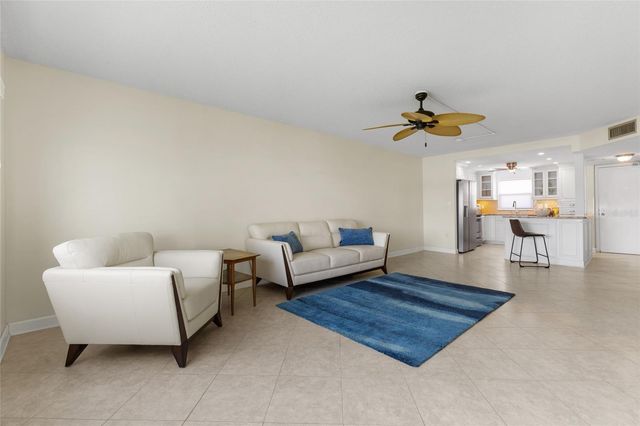 4775 COVE CIRCLE 202, St Petersburg, FL 33708
