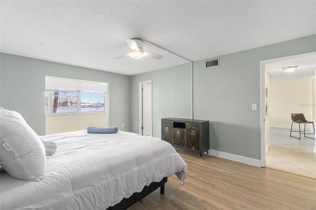 4775 COVE CIRCLE 202, St Petersburg, FL 33708