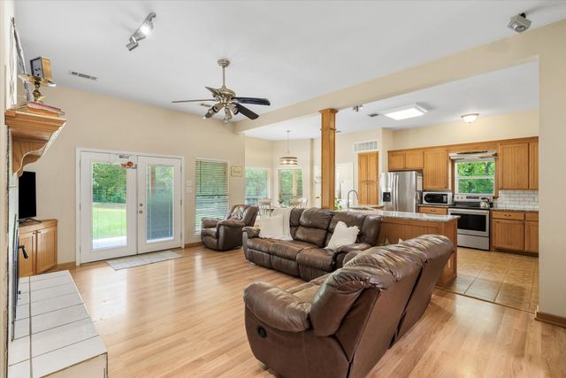 2112 Vz County Road 1215, Canton, TX 75103