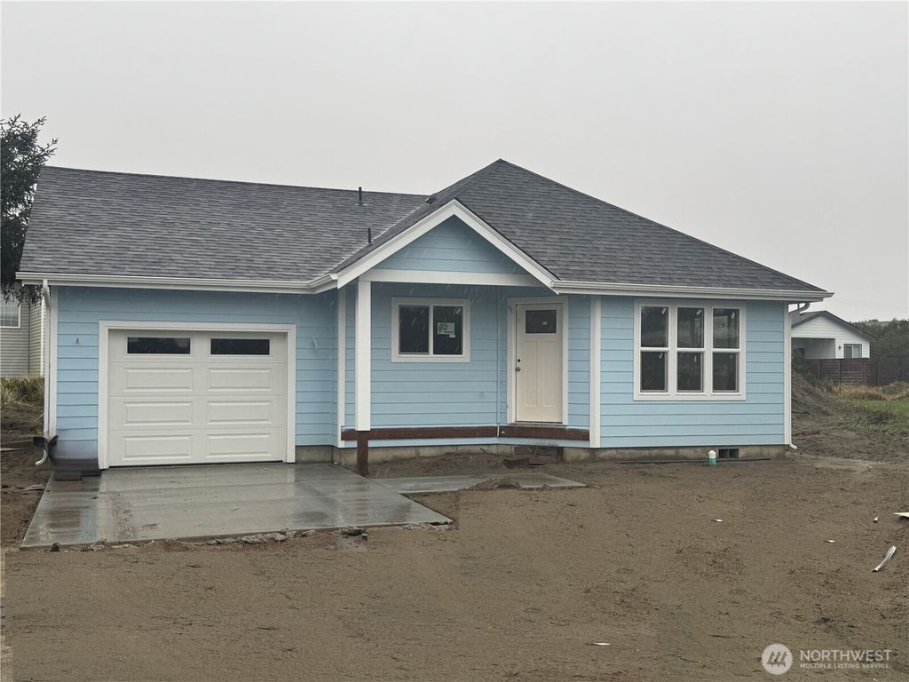 382 Cygnus Avenue SW, Ocean Shores, WA 98569