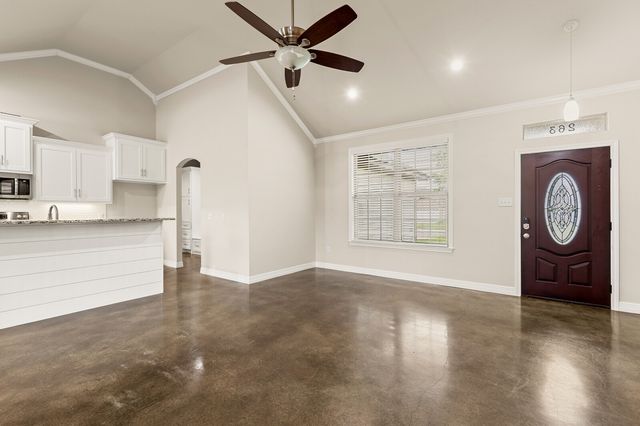 263 E Cougar Lane, China Spring, TX 76633