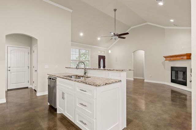 263 E Cougar Lane, China Spring, TX 76633