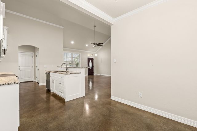 263 E Cougar Lane, China Spring, TX 76633